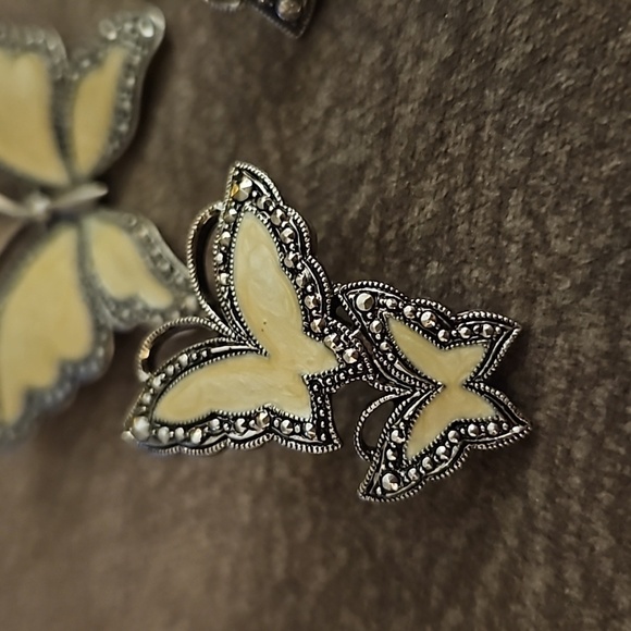 VTG AVON 1991 Enamel Marcasite Whispering Wings Butterfly Brooch Earrings Set - Picture 3 of 7